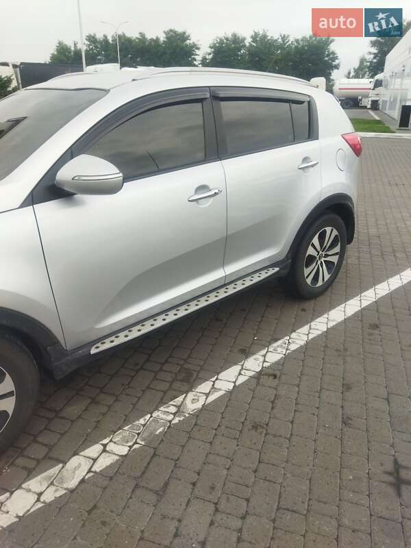 Внедорожник / Кроссовер Kia Sportage 2012 в Изяславе