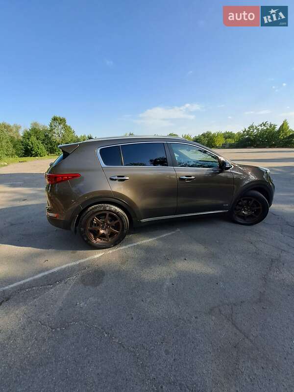 Внедорожник / Кроссовер Kia Sportage 2016 в Павлограде