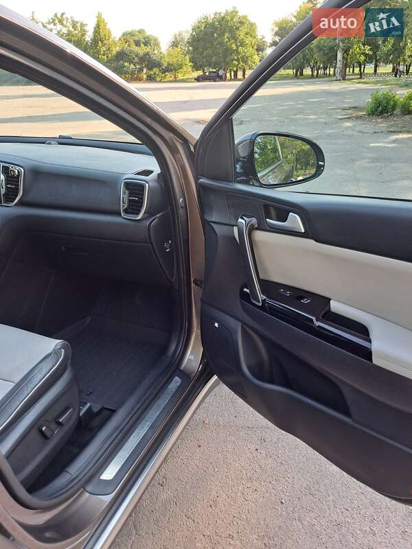 Внедорожник / Кроссовер Kia Sportage 2016 в Павлограде