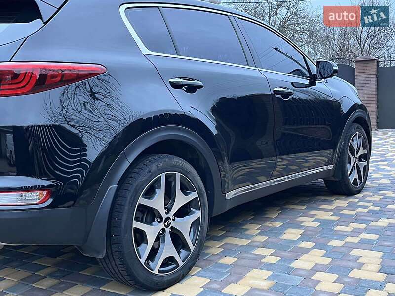 Внедорожник / Кроссовер Kia Sportage 2015 в Великой Михайловке