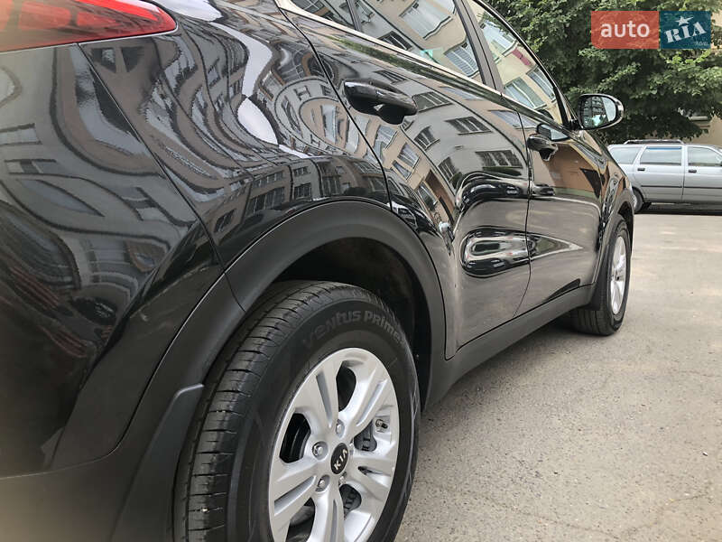 Внедорожник / Кроссовер Kia Sportage 2016 в Черновцах