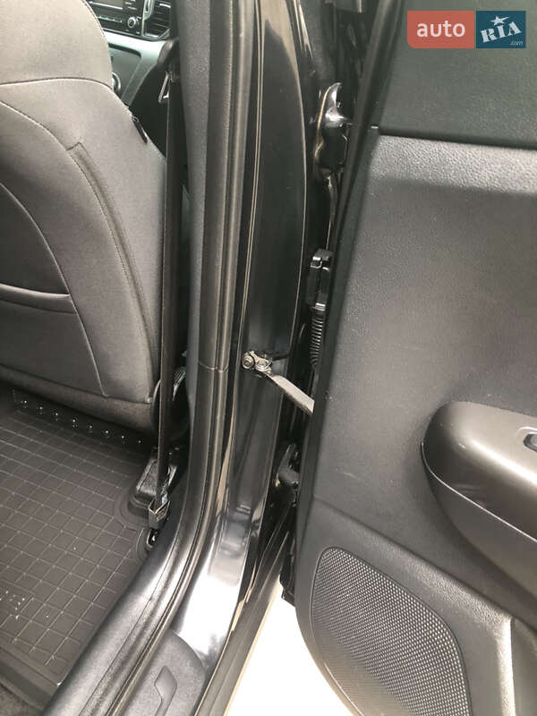 Внедорожник / Кроссовер Kia Sportage 2016 в Черновцах