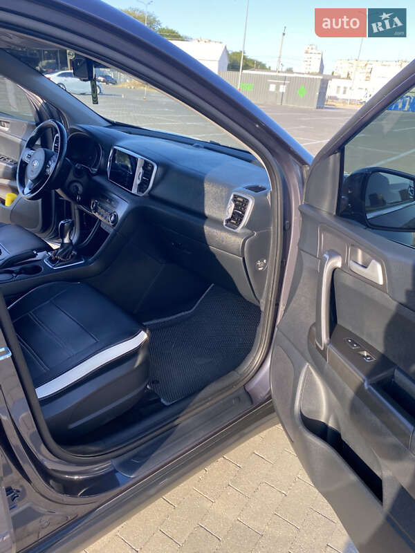 Внедорожник / Кроссовер Kia Sportage 2016 в Одессе