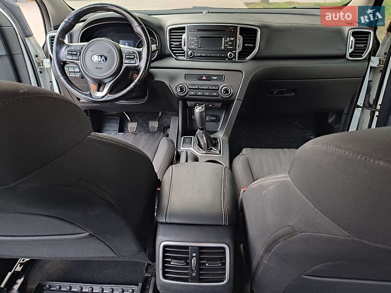 Внедорожник / Кроссовер Kia Sportage 2016 в Прилуках