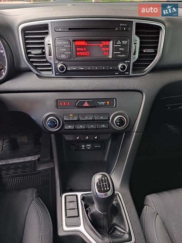 Внедорожник / Кроссовер Kia Sportage 2016 в Прилуках