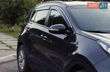 Внедорожник / Кроссовер Kia Sportage 2017 в Староконстантинове