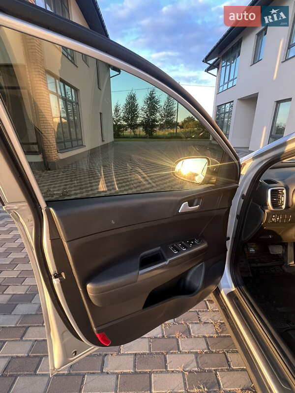 Позашляховик / Кросовер Kia Sportage 2021 в Києві фото 11 Позашляховик / Кросовер Kia Sportage 2021 в Києві