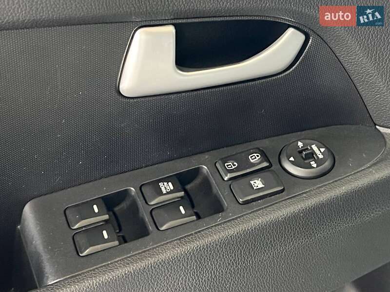 Позашляховик / Кросовер Kia Sportage 2014 в Одесі