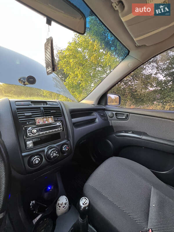 Внедорожник / Кроссовер Kia Sportage 2007 в Золочеве