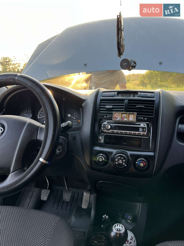 Внедорожник / Кроссовер Kia Sportage 2007 в Золочеве