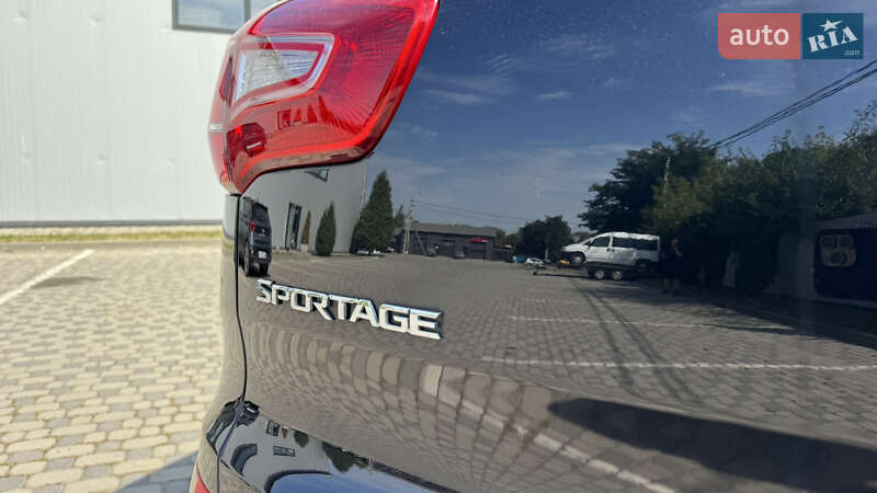 Внедорожник / Кроссовер Kia Sportage 2011 в Ивано-Франковске