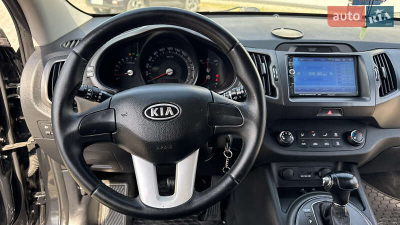 Внедорожник / Кроссовер Kia Sportage 2011 в Ивано-Франковске