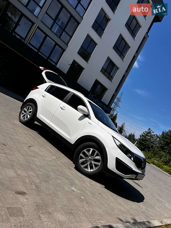 Позашляховик / Кросовер Kia Sportage 2015 в Львові