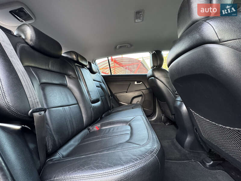 Позашляховик / Кросовер Kia Sportage 2011 в Радивиліві