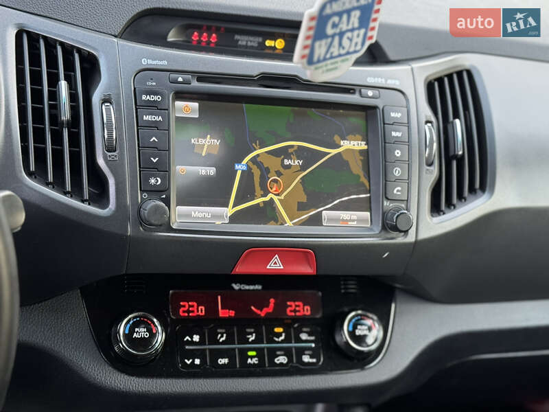 Позашляховик / Кросовер Kia Sportage 2011 в Радивиліві