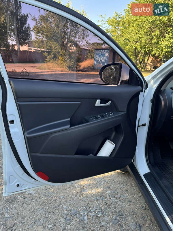 Внедорожник / Кроссовер Kia Sportage 2014 в Славянске