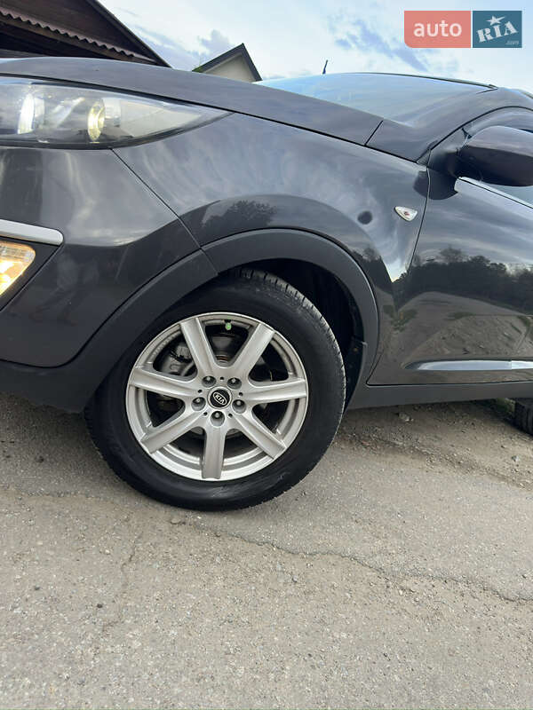 Внедорожник / Кроссовер Kia Sportage 2012 в Ивано-Франковске