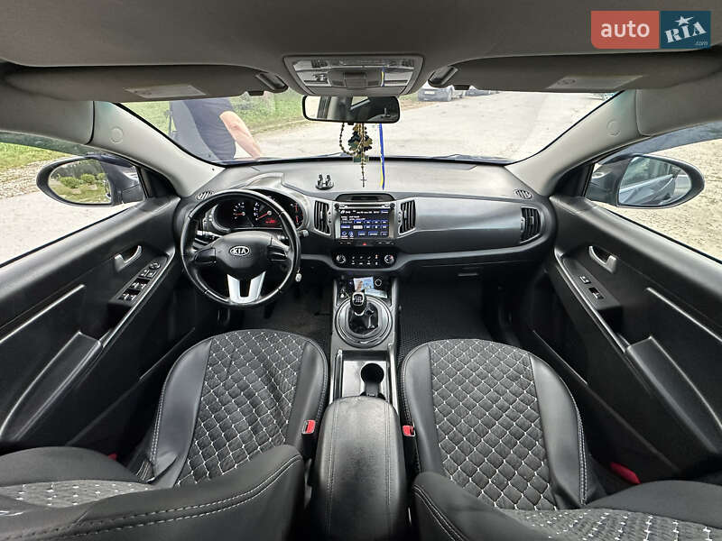 Внедорожник / Кроссовер Kia Sportage 2012 в Ивано-Франковске