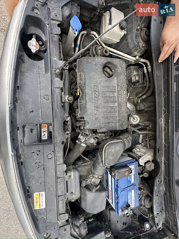 Внедорожник / Кроссовер Kia Sportage 2012 в Ивано-Франковске