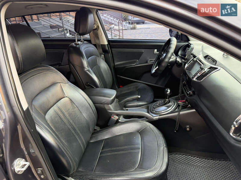 Позашляховик / Кросовер Kia Sportage 2012 в Борисполі