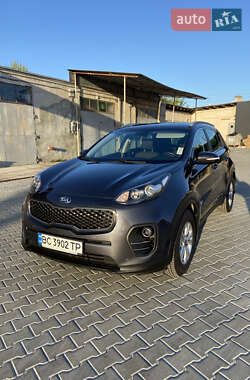 Внедорожник / Кроссовер Kia Sportage 2016 в Каменке-Бугской