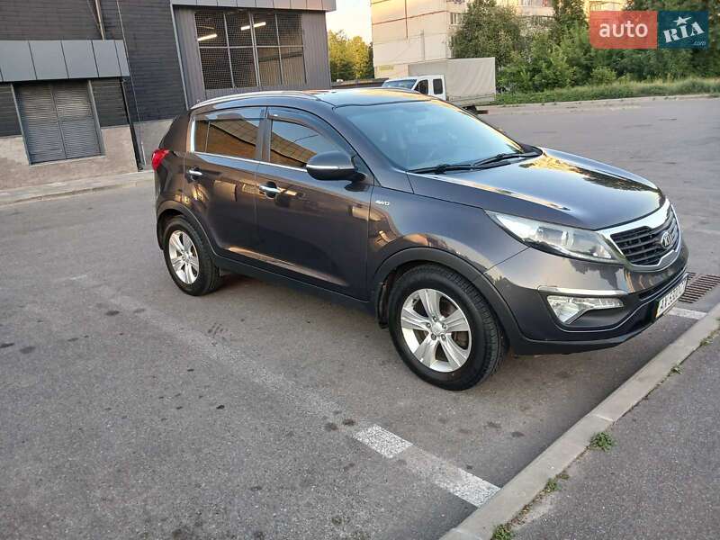 Внедорожник / Кроссовер Kia Sportage 2012 в Харькове