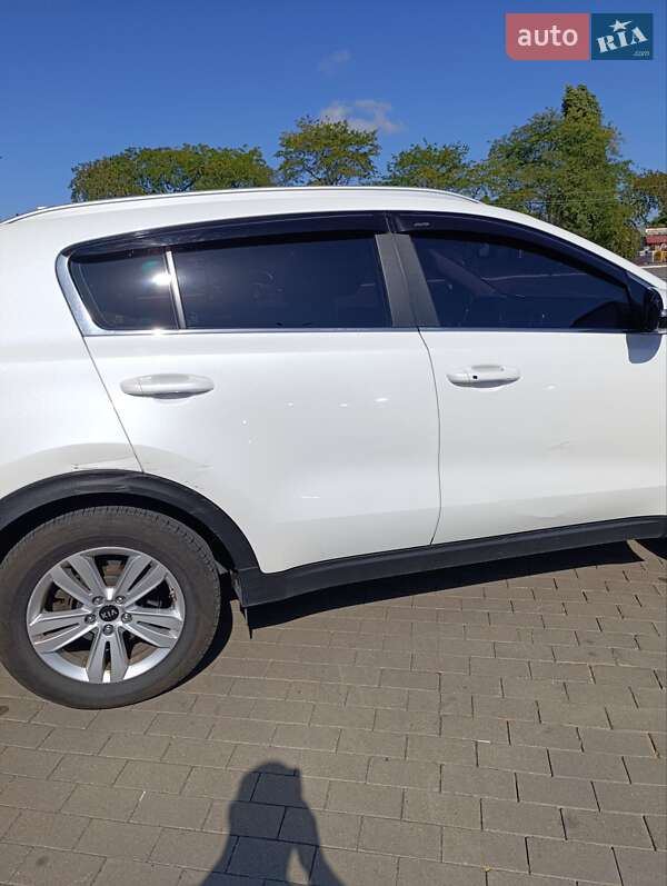 Позашляховик / Кросовер Kia Sportage 2016 в Одесі
