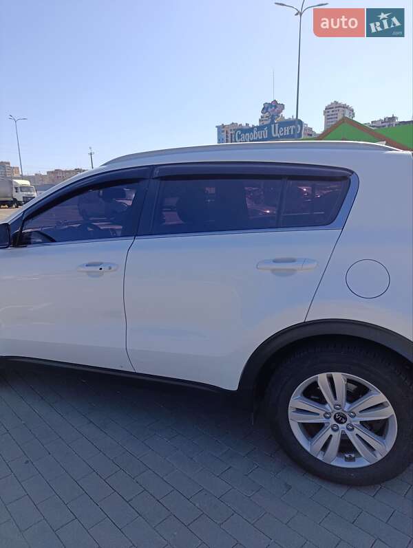 Позашляховик / Кросовер Kia Sportage 2016 в Одесі