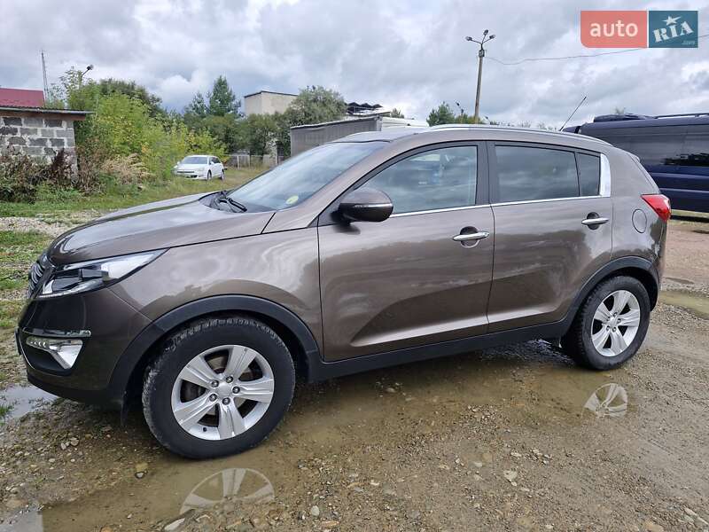 Внедорожник / Кроссовер Kia Sportage 2011 в Калуше