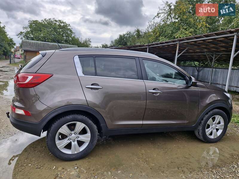 Внедорожник / Кроссовер Kia Sportage 2011 в Калуше