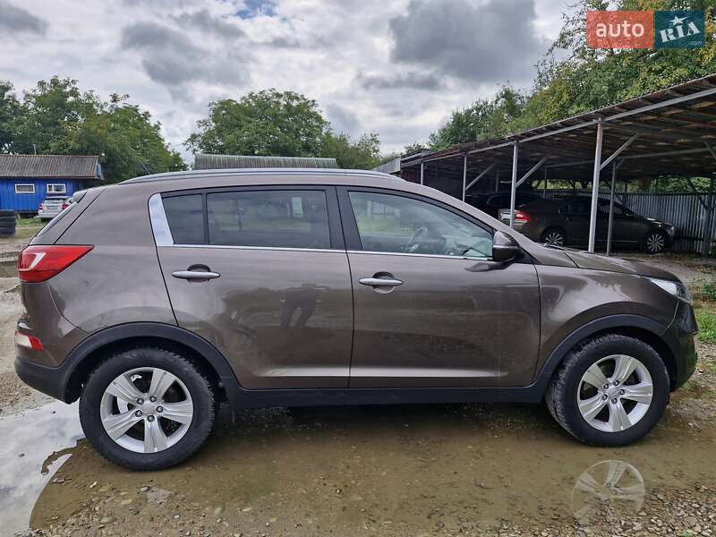 Внедорожник / Кроссовер Kia Sportage 2011 в Калуше