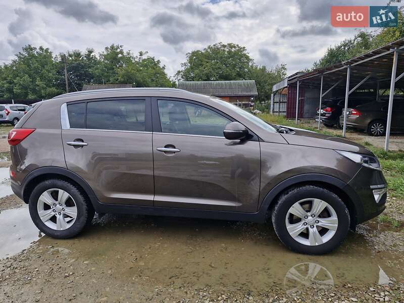 Внедорожник / Кроссовер Kia Sportage 2011 в Калуше