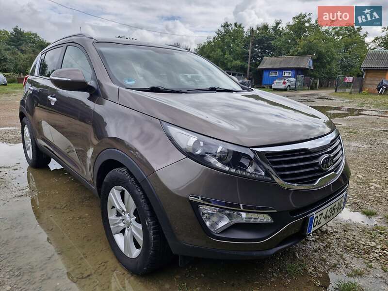 Внедорожник / Кроссовер Kia Sportage 2011 в Калуше