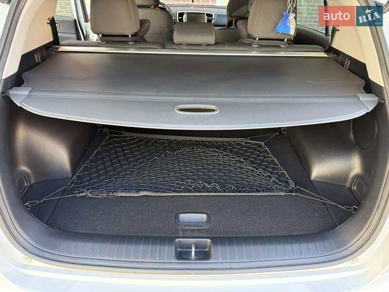 Позашляховик / Кросовер Kia Sportage 2017 в Сумах фото 38 Позашляховик / Кросовер Kia Sportage 2017 в Сумах