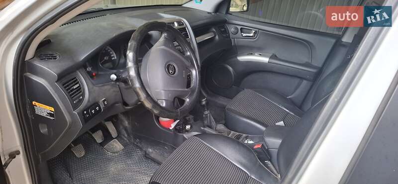 Внедорожник / Кроссовер Kia Sportage 2006 в Славском