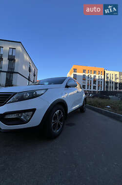 Внедорожник / Кроссовер Kia Sportage 2012 в 