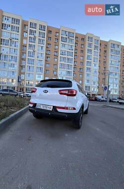 Внедорожник / Кроссовер Kia Sportage 2012 в 