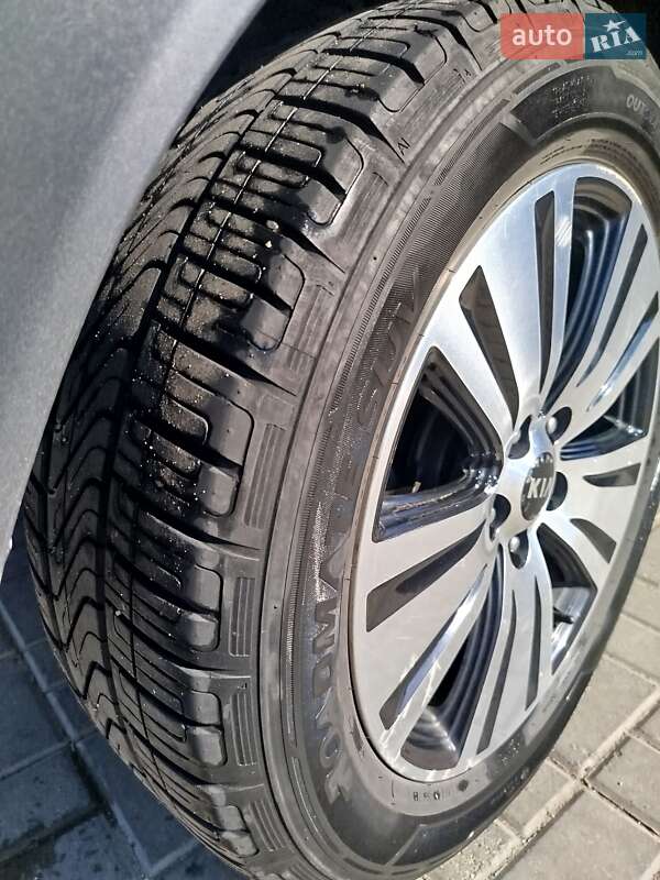 Внедорожник / Кроссовер Kia Sportage 2013 в Одессе