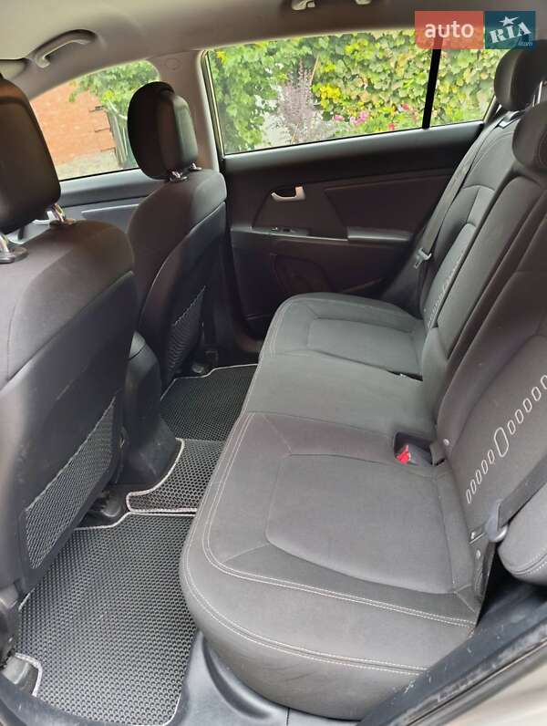 Внедорожник / Кроссовер Kia Sportage 2012 в Ахтырке