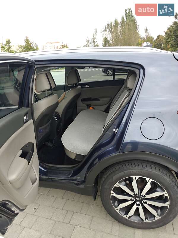 Внедорожник / Кроссовер Kia Sportage 2017 в Хмельницком