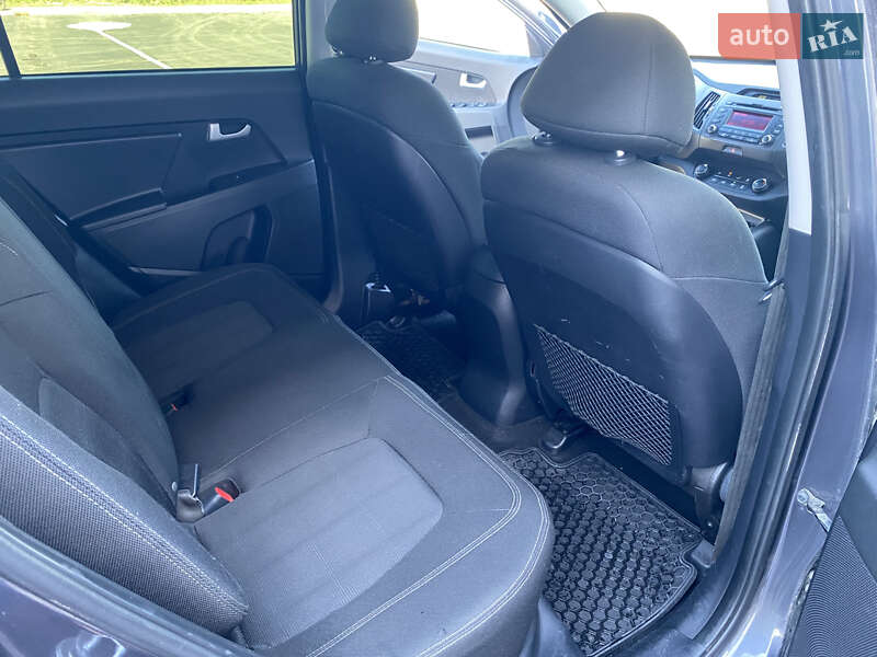 Внедорожник / Кроссовер Kia Sportage 2012 в Ямполе