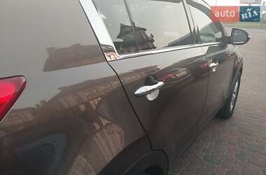 Внедорожник / Кроссовер Kia Sportage 2012 в Городке