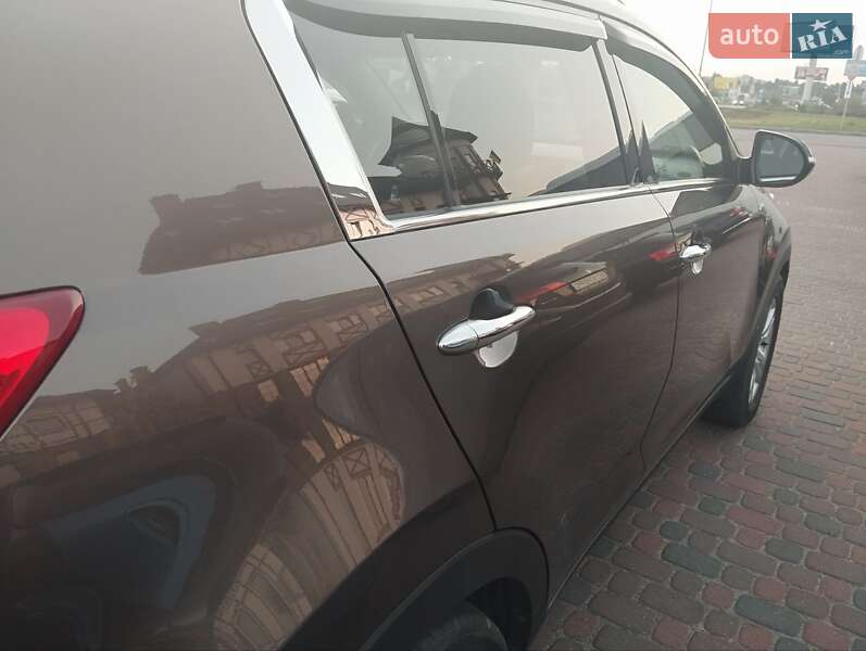 Внедорожник / Кроссовер Kia Sportage 2012 в Городке