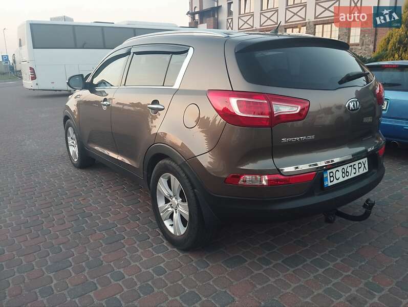 Внедорожник / Кроссовер Kia Sportage 2012 в Городке