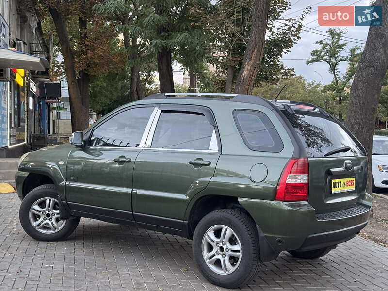 Позашляховик / Кросовер Kia Sportage 2005 в Миколаєві