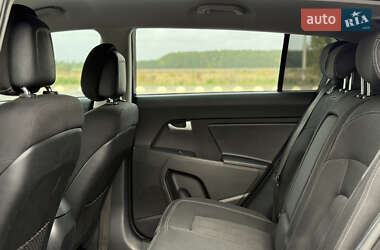 Позашляховик / Кросовер Kia Sportage 2012 в 