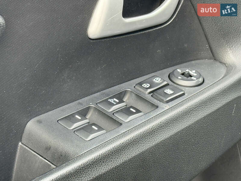 Позашляховик / Кросовер Kia Sportage 2012 в Радивиліві фото 14 Позашляховик / Кросовер Kia Sportage 2012 в Радивиліві