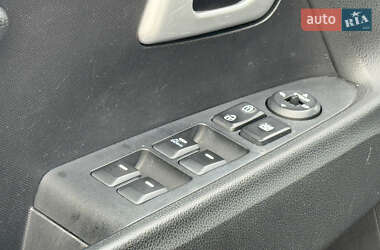 Позашляховик / Кросовер Kia Sportage 2012 в 