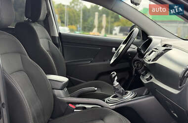 Позашляховик / Кросовер Kia Sportage 2012 в 