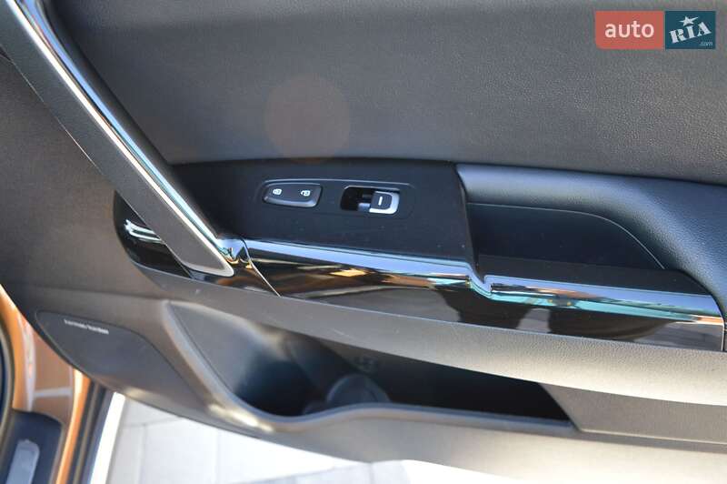 Позашляховик / Кросовер Kia Sportage 2017 в Львові